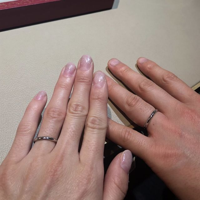 【カルティエ(Cartier)の口コミ】 とてもシンプルなデザインかつ、他の外資系ハイブランドと比較しても値段…