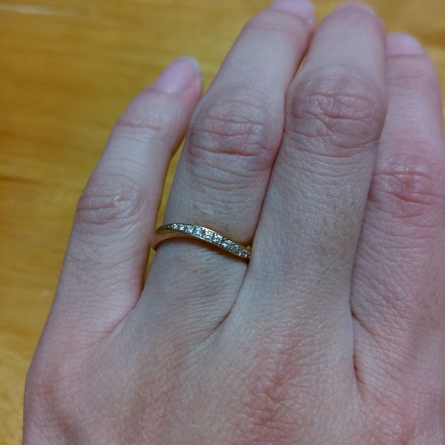 【ギンザタナカブライダル(GINZA TANAKA BRIDAL)の口コミ】 ピンクゴールドの指輪がよくて、ネットでも探したりしました。湾曲してい…