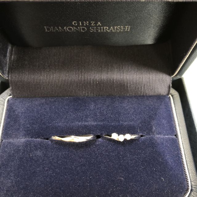 【銀座ダイヤモンドシライシの口コミ】 キャシャなデザインだが、少し大きめのメレダイヤモンドが3つ付いていて華…