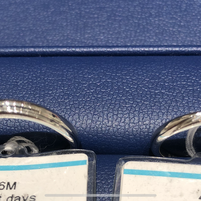 【銀座ダイヤモンドシライシの口コミ】 この指輪に込められた意味は「輝く日々」だそうです。見た目の印象は華や…