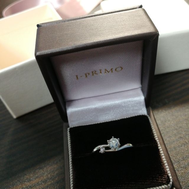 【アイプリモ(I-PRIMO)の口コミ】 寄り添う二人をイメージしたデザインでプロポーズと二人のこれからについ…