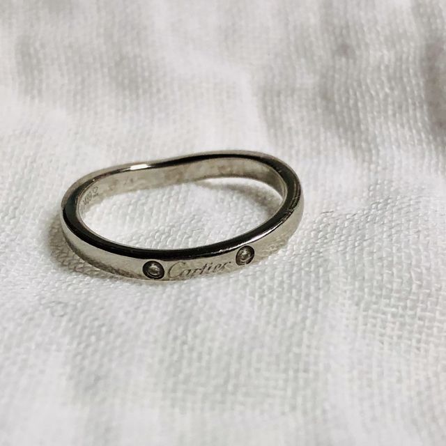 【カルティエ(Cartier)の口コミ】 昔からカルティエのアクセサリーは身につけていて、結婚指輪はカルティエ…