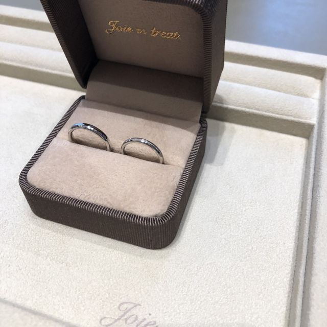 【Joie de treat.(ジョア・ドゥ・トリート)の口コミ】 式場と提携しており、式場のフェアで指輪を試着しました。シンプルだけど…