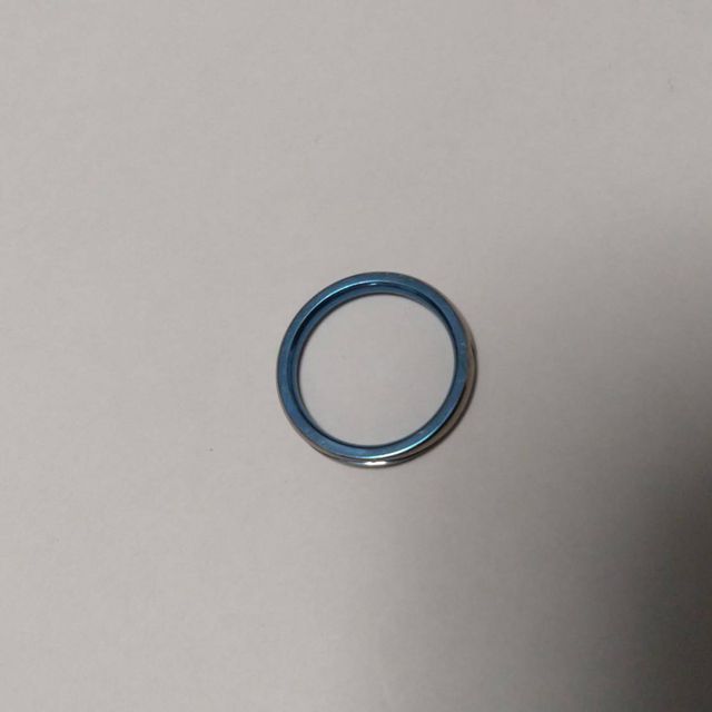 【アイリス-Tiの口コミ】 チタンリングは軽くて手に優しいですし、何より酸化皮膜によって色々な色…