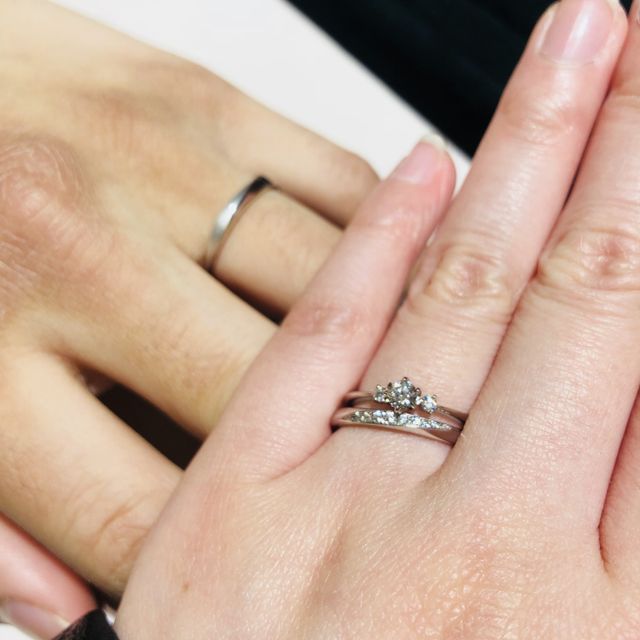 【TRECENTI(トレセンテ)の口コミ】 普段使いを重視してシンプルなものを希望しました。
男性の方はつや消しを…