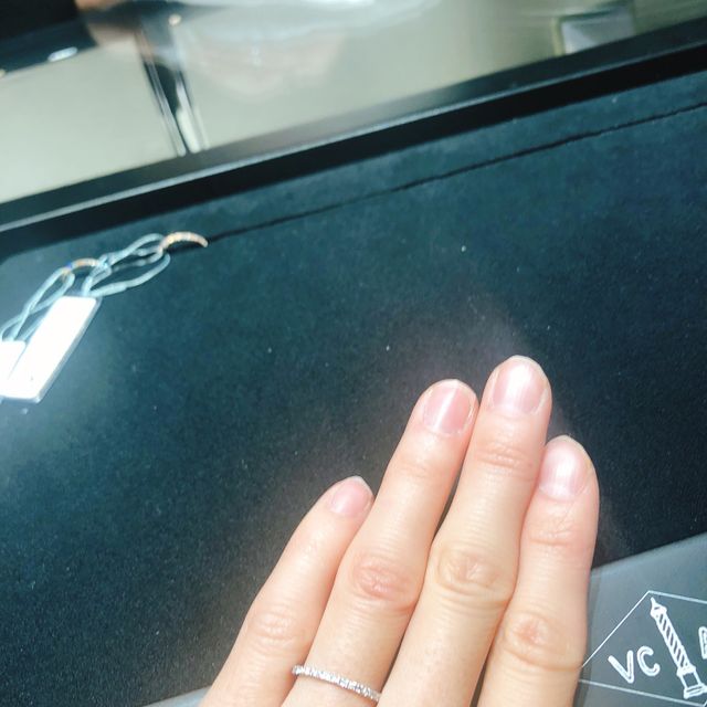 【ヴァン クリーフ＆アーペル(Van Cleef & Arpels)の口コミ】 ファッションリングの様につけることができる、普段使いしやすいデザイン…