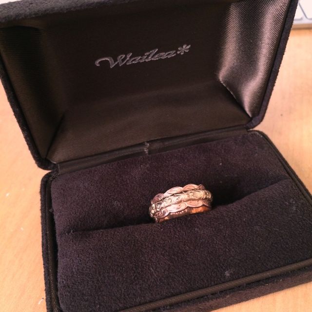 【Wailea(ワイレア)の口コミ】 彼も私もハワイが好きで結婚指輪もハワイアンジュエリーで探していました…