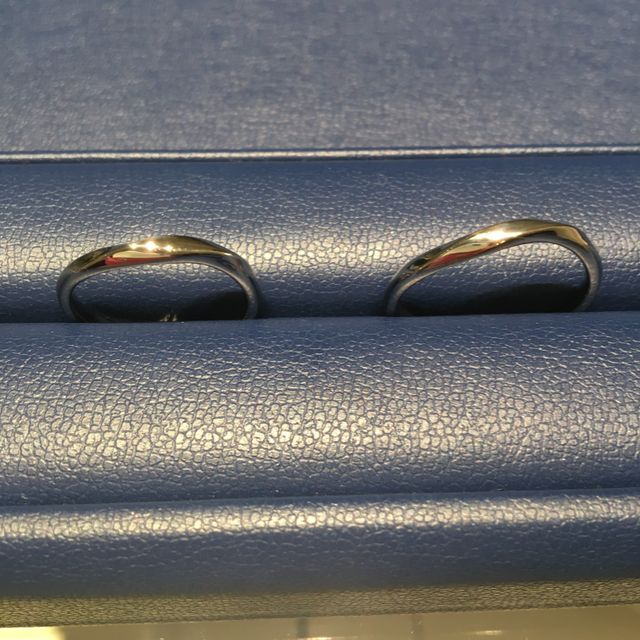 【銀座ダイヤモンドシライシの口コミ】 指輪選びで迷っていた時に、たまたま通りかかった銀座ダイヤモンドシライ…