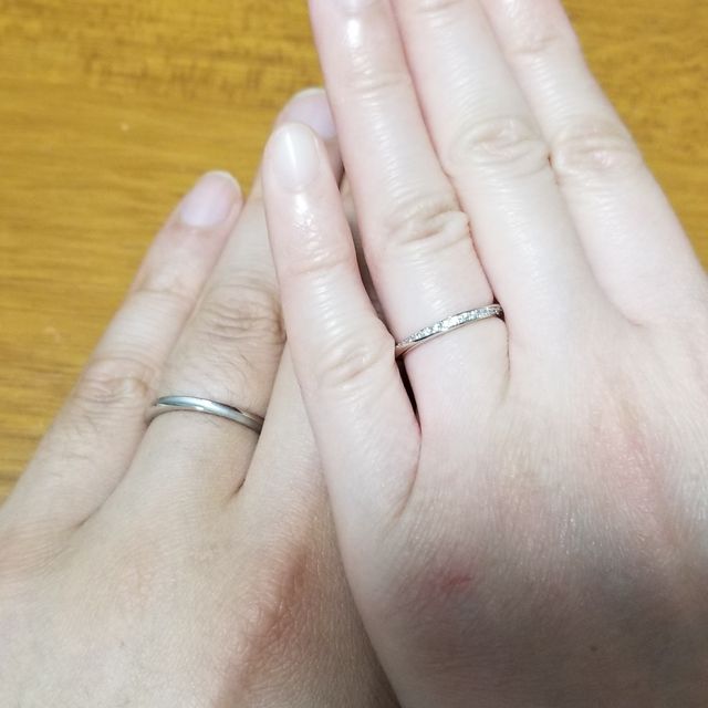 【銀座ダイヤモンドシライシの口コミ】 奥さんの指が小さく細身なので、線が細めの指輪を探してました。その中で…