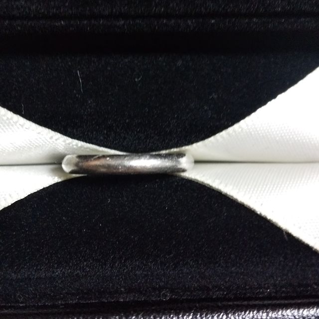 【カルティエ(Cartier)の口コミ】 シンプルでくせがなく、年齢を重ねても好き嫌いがでないとおもいました。…