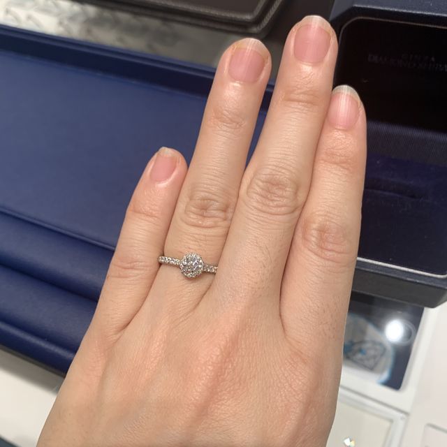 【銀座ダイヤモンドシライシの口コミ】 自分で好きな大きさやクラリティなどのダイヤモンドを選び、好みのデザイ…