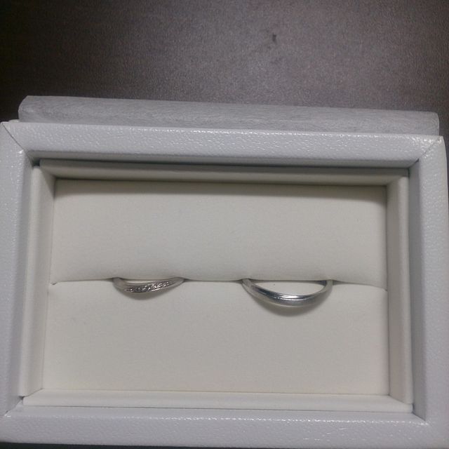 【Disney Cinderella(ディズニー シンデレラ)の口コミ】 ブランドにこだわりはありませんでしたが、デザインはウェーブのかかって…