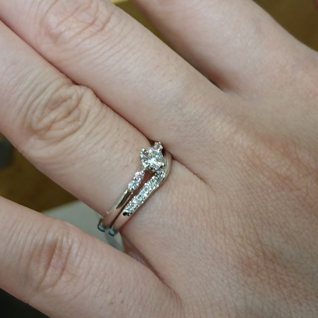 【Mariage ent(マリアージュエント)の口コミ】 ピンクが好きだったのでピンクダイヤを入れられることに惹かれました。ダ…