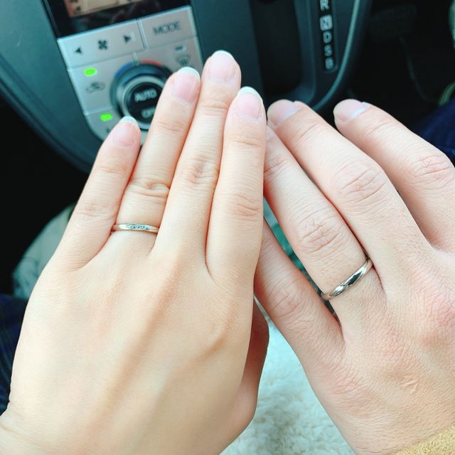 【アイプリモ(I-PRIMO)の口コミ】 指に馴染みやすく、ダイヤが派手になりすぎない大きさ、ストレートタイプ…