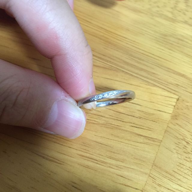 【4℃ BRIDAL(ヨンドシーブライダル)の口コミ】 ペアで10万くらいの物を考えており、以前から4°Cが好きだったので、
…