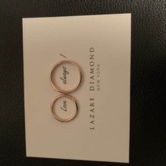 【ラザール ダイヤモンド(LAZARE DIAMOND)の口コミ】 虹色に輝くダイヤモンドがきれいだったこと、アフターサービスの充実、何…