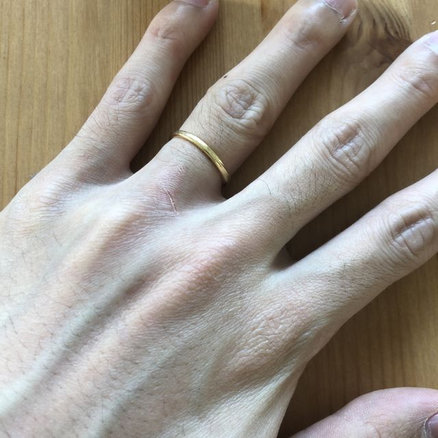 【銀座ダイヤモンドシライシの口コミ】 指輪のデザインがよくて買いました。
男性なので、男性らしいガッチリした…