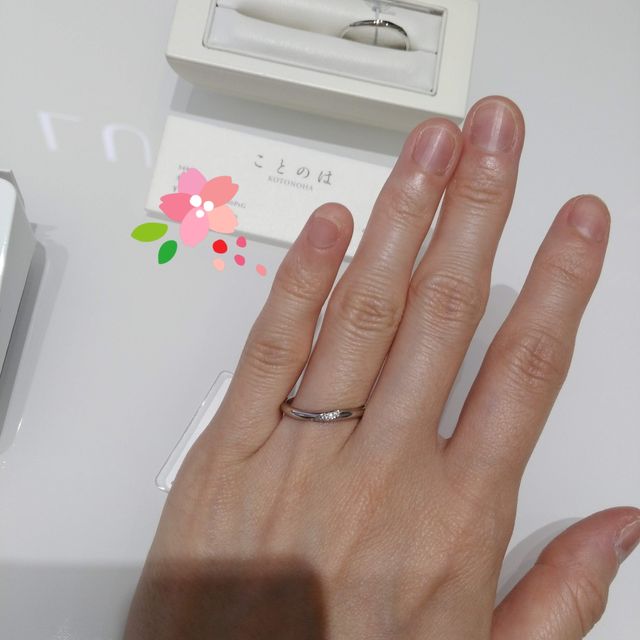 【俄(にわか)の口コミ】 斜めに流れるようなラインなので、着けている指が長くキレイに見えます。…