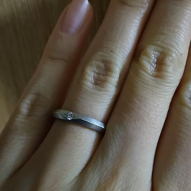 【ラザール ダイヤモンド【取扱店販売】の口コミ】 デパートに入っているショップをいろいろ見回ったのですが、デザインとは…