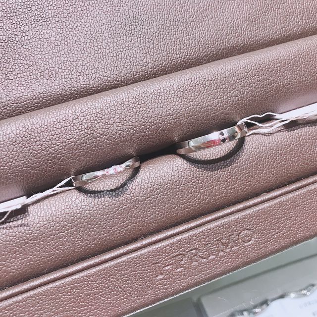 【アイプリモ(I-PRIMO)の口コミ】 女性用のリングのデザインがリボンの形に見えて可愛いと思いました！シン…