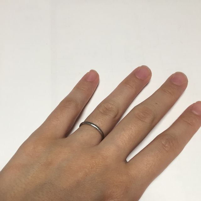 【ティファニー(Tiffany & Co.)の口コミ】 普段指輪をつける習慣がなかったので、結婚指輪はシンプルで細めなものと…