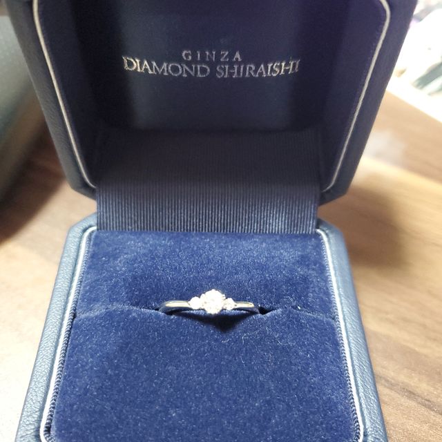 【銀座ダイヤモンドシライシの口コミ】 初めは他のお店も色々見てから決める予定でしたが、デザインや価格がバッ…