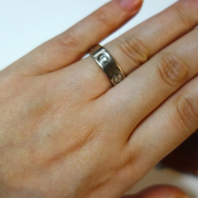 【カルティエ(Cartier)の口コミ】 婚約指輪は少し存在感のあるものがいいと漠然と思っていて、ずっと憧れの…
