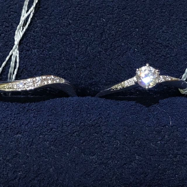 【Flowaves(フロウェーブス)の口コミ】 デザイン：FlowavesというブランドのGo with the flowというエンゲージ・…