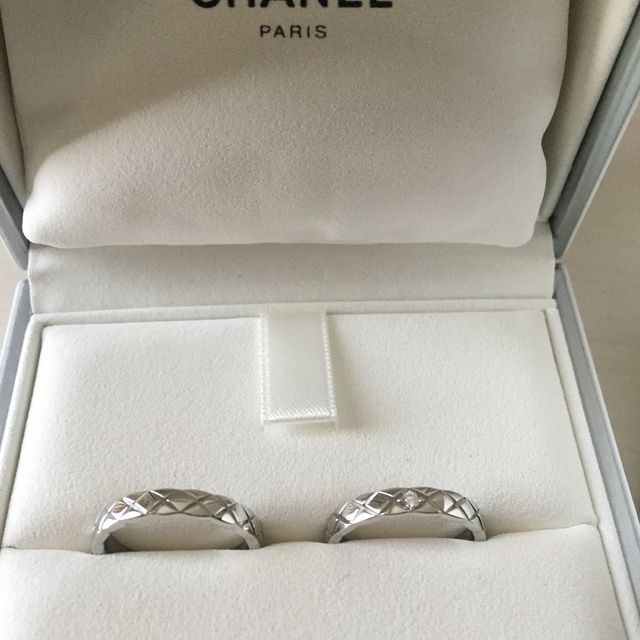 【シャネル(CHANEL)の口コミ】 結婚指輪はシャネルという憧れはありました。
一番最初に見に行き、他のお…