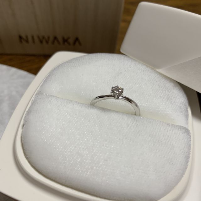 【俄(にわか)の口コミ】 婚約指輪は彼からのサプライズだったので自分では選んでいませんが、決め…