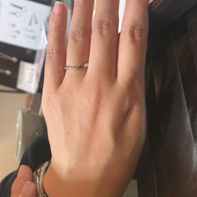 【杢目金屋(もくめがねや)の口コミ】 ブランド独自の個性的な模様である木目模様が上品で綺麗です。石の数やカ…