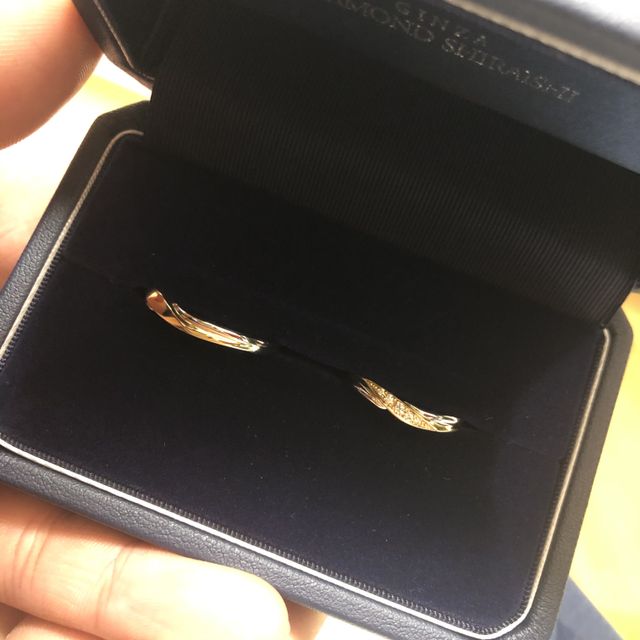 【銀座ダイヤモンドシライシの口コミ】 形とフィット感
そして多彩なデザインにひかれました。
入店して30分もか…