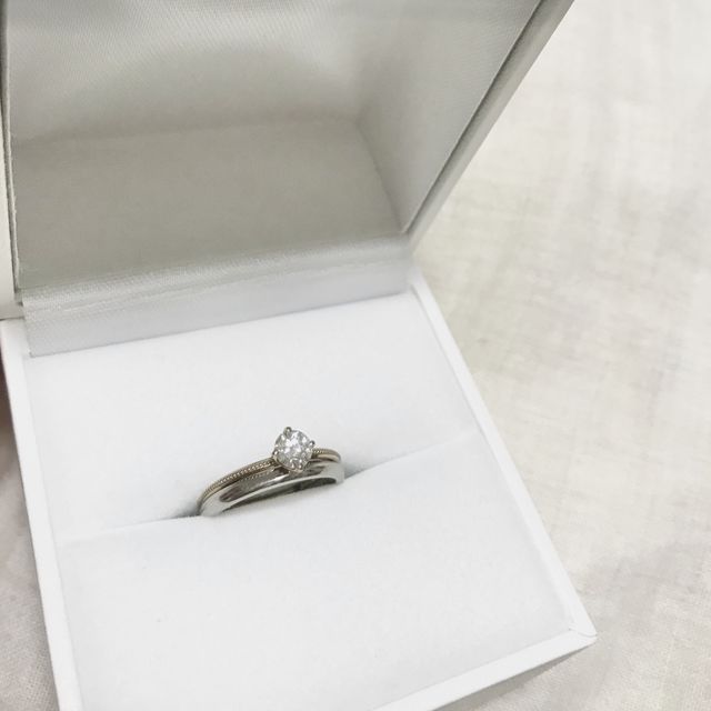 【atelier ROE(アトリエロエ)の口コミ】 マリッジリングはゆっくり流れるようなひねりのあるデザインです。いろい…