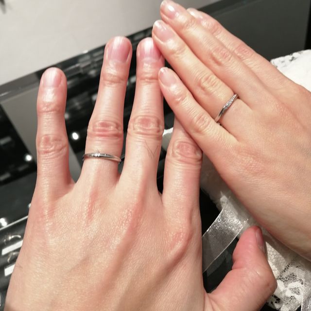 【エクセルコダイヤモンド(EXELCO DIAMOND)の口コミ】 担当者の知識
デザイン
価格
できれば、色々なお店ではめた指輪の写真を撮…