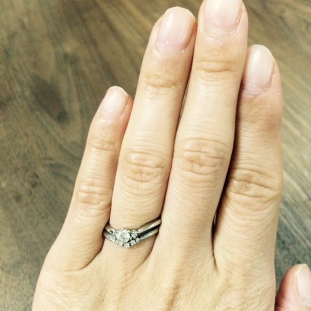 【Foulason(フレゾン)の口コミ】 指が短くゴツゴツしているので少しでも長く見えるようV字の形で探していま…