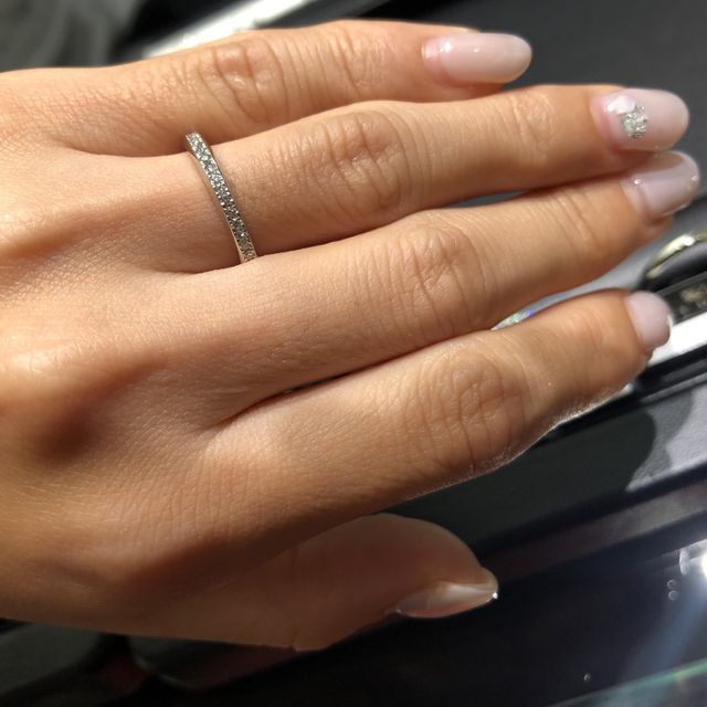 【ラザール ダイヤモンド(LAZARE DIAMOND)の口コミ】 ハーフエタニティにすると決めており、インターネットでたくさん調べ、ダ…