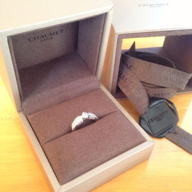 【ショーメ(CHAUMET)の口コミ】 名古屋じゅうのショップをめぐり、
東京まで行って、色んなブランドを見ま…