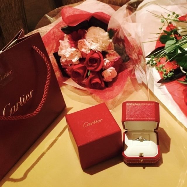 【カルティエ(Cartier)の口コミ】 指輪自体は主人に選んでもらいました。昔から婚約指輪は憧れのカルティエ…