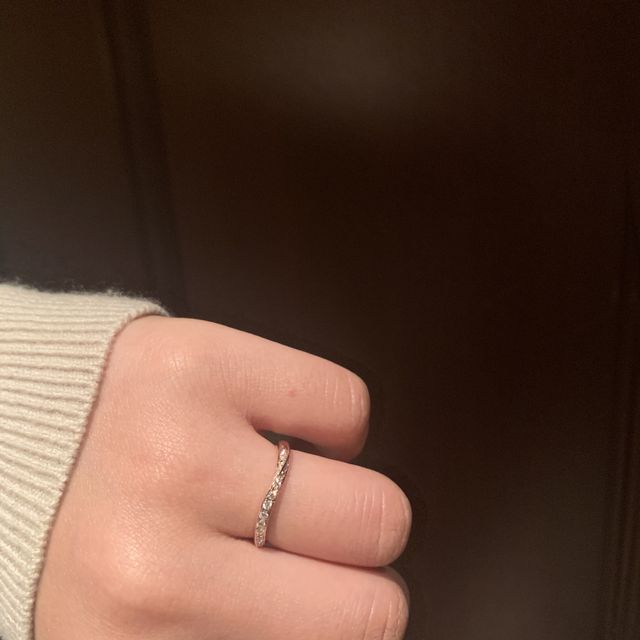 【ラザール ダイヤモンド(LAZARE DIAMOND)の口コミ】 色や形にこだわりが強くあったので、何店舗もまわり検討しました。候補は…