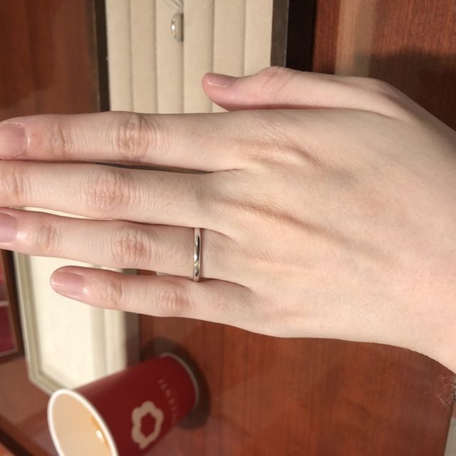 【TRECENTI(トレセンテ)の口コミ】 シンプルでダイヤ等がないブライダルリングを探していました。

つけ心地…