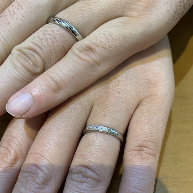 【Pink Dolphin Diamond(ピンクドルフィンダイヤモンド)の口コミ】 シンプルな指輪が良くて、探していたところその中でピックダイヤモンドが…