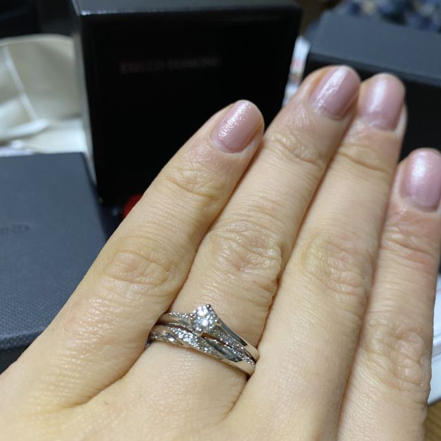 【エクセルコダイヤモンド(EXELCO DIAMOND)の口コミ】 ダイヤモンドの綺麗さが圧倒的でした。購入前にダイヤモンドを見た時、綺…