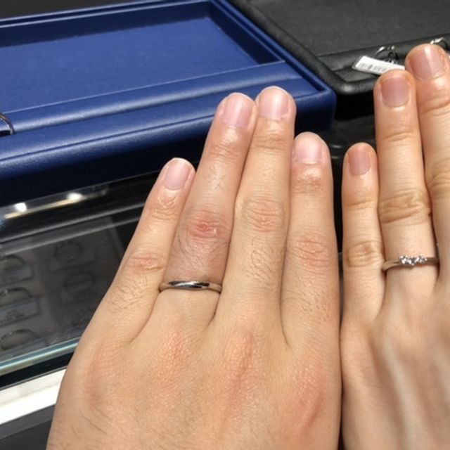 【銀座ダイヤモンドシライシの口コミ】 ダイヤモンド専門店だけあって、ダイヤモンドの輝きが美しかったです。
デ…