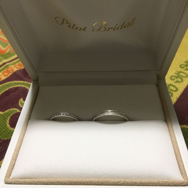 【PILOT BRIDAL(パイロットブライダル)の口コミ】 一目惚れで購入しました。派手ではなく傷も目立ちにくい素材でとても気に…