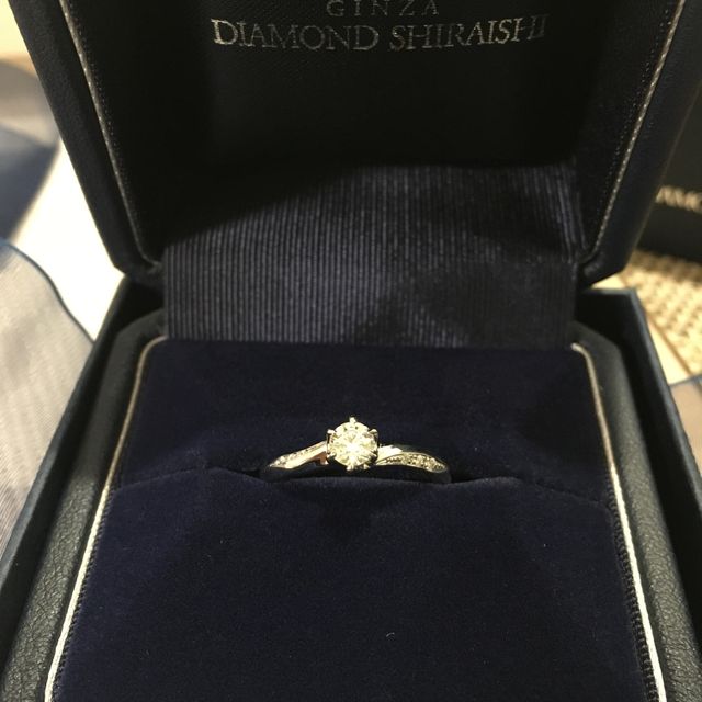 【銀座ダイヤモンドシライシの口コミ】 シンプルだけど可愛い感じの指輪で彼女にも似合うと思って購入しようと思…
