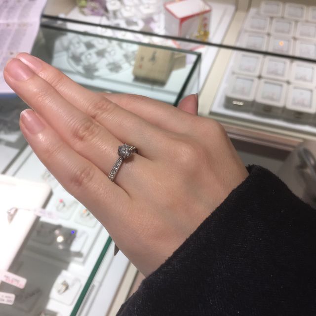 【リューツウの口コミ】 0.5カラット以上の大きさのダイヤモンドルースをいれるならとても良い形か…