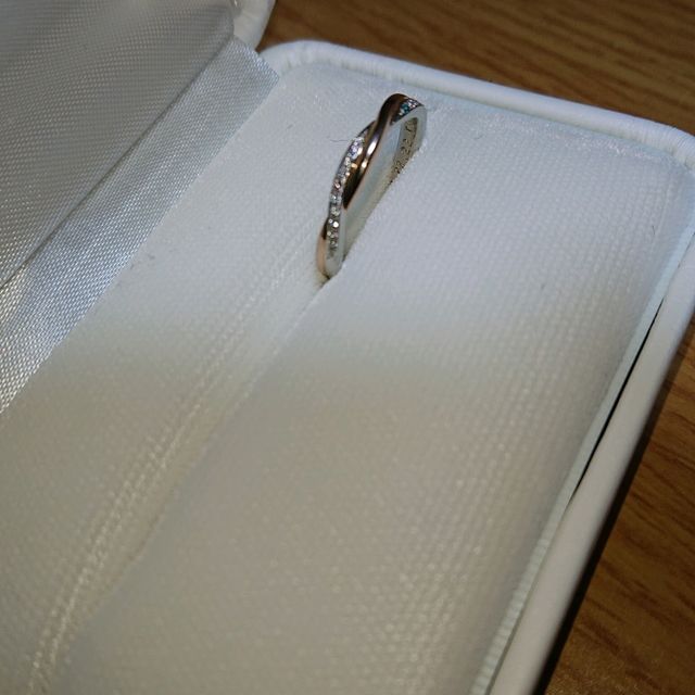 【LEGAN(レガン)の口コミ】 種類がたくさんあってかなり悩みましたが、形が可愛くて、石もキラキラで…