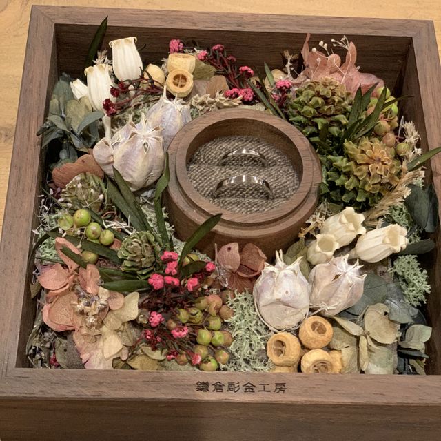 【鎌倉彫金工房の口コミ】 プラチナであるということだけ決めており、形やデザインは当日担当の方と…