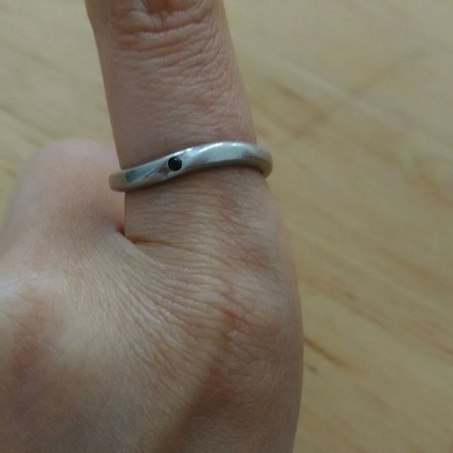 【エクセルコダイヤモンド(EXELCO DIAMOND)の口コミ】 ブラックダイヤを使ったクールなデザインが良いなと思いました。
それとセ…