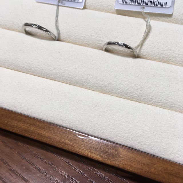 【TRECENTI(トレセンテ)の口コミ】 二人の希望であるシンプルな指輪で大変好みが一致しました。
店員さんがお…